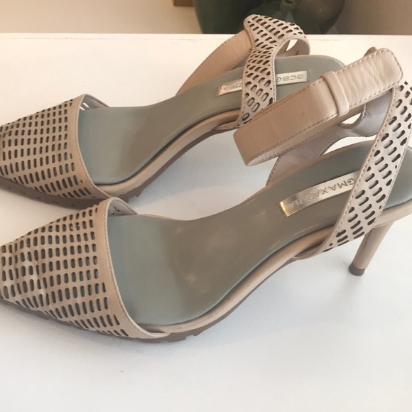 BCBG tan heels - Picture 5 of 6